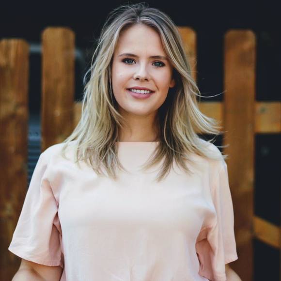 Meet your Posher, Micaela - Picture 1 of 1